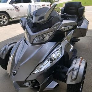 Meet your Posher, Gloria